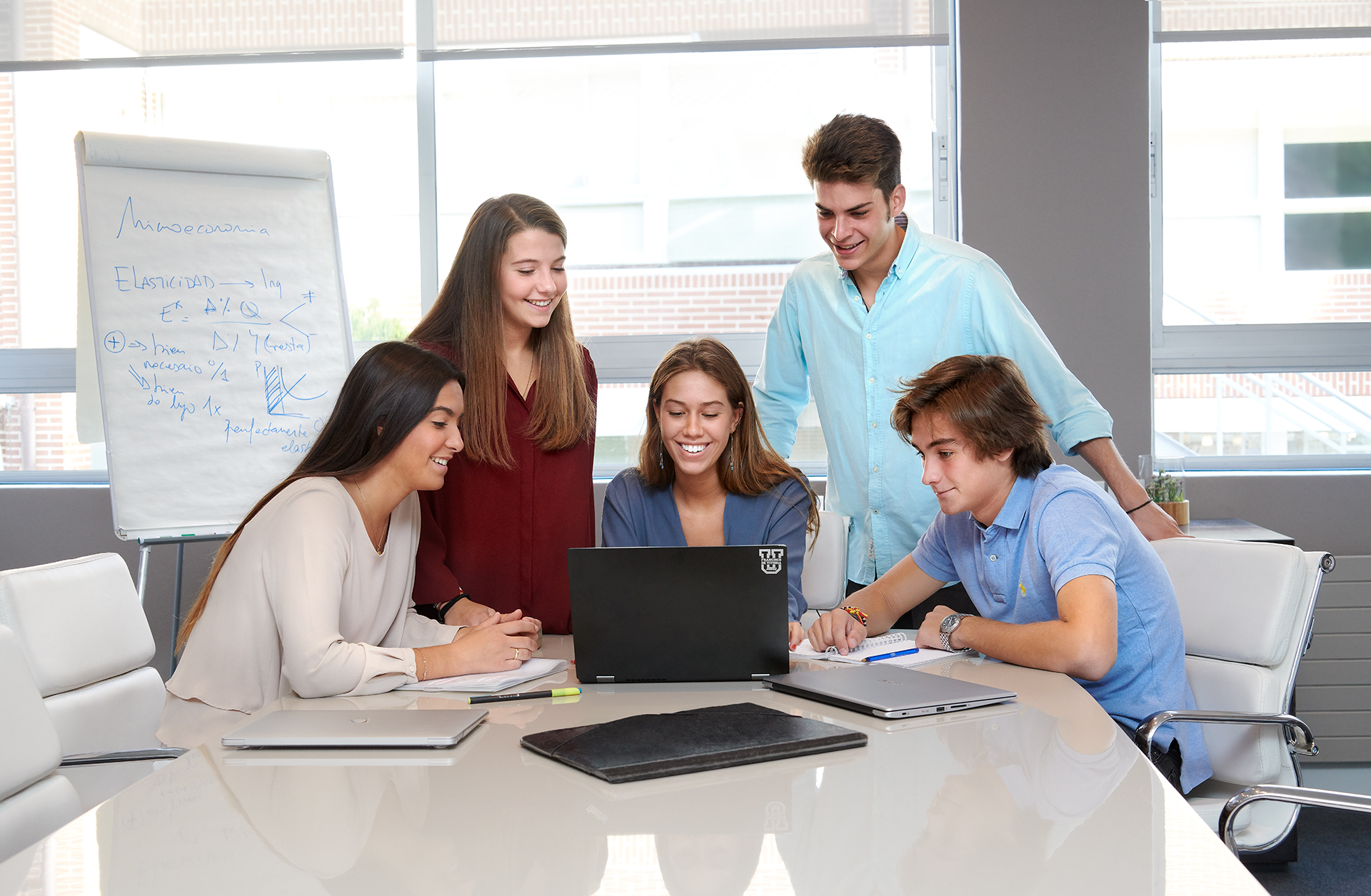 Gestionar Alumnos Online: Herramientas y Trucos para Hacerlo Fácil